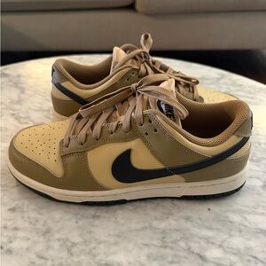Nike Tan and Black Sneakers